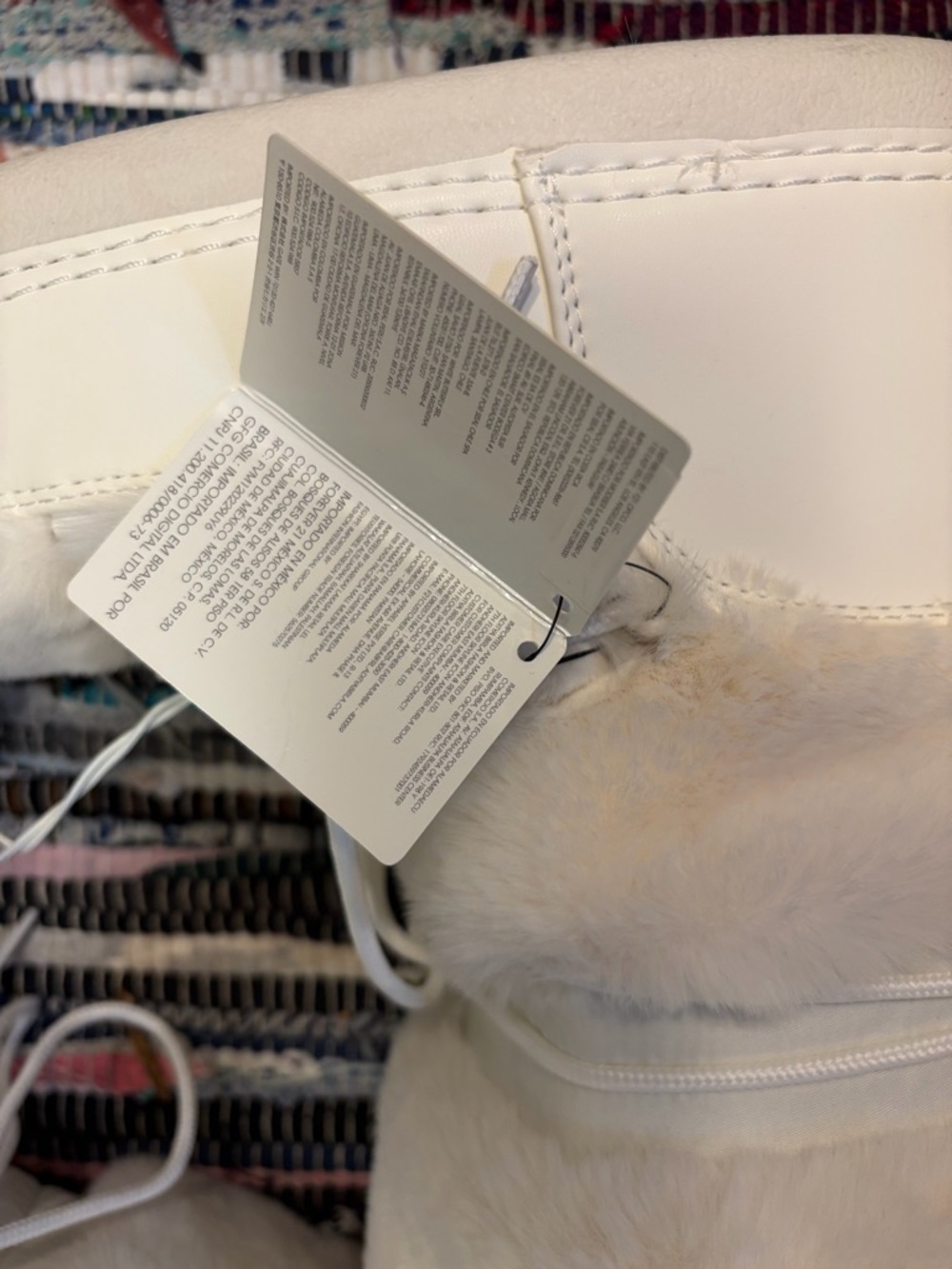 NEW Hello Kitty Snow Boots Forever 21 - Size 10 NWT - Picture 6 of 8